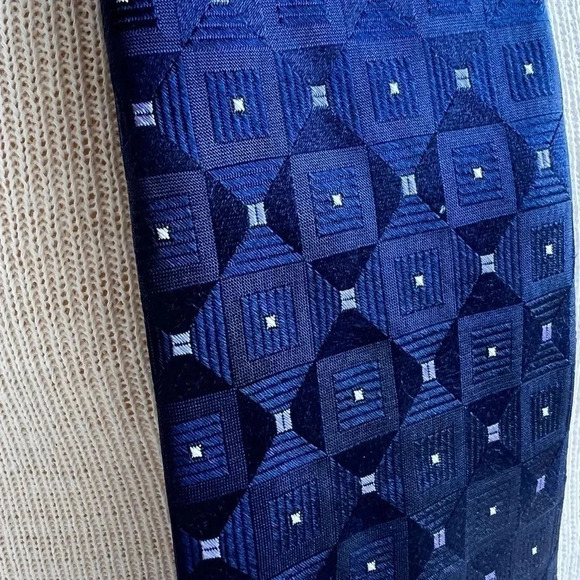 Michael kors necktie - Picture 3 of 5